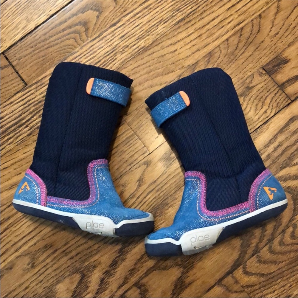 Plae boots!